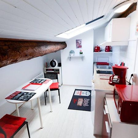 Studio 9 Classe 2 Etoiles Carcassonne Exterior foto